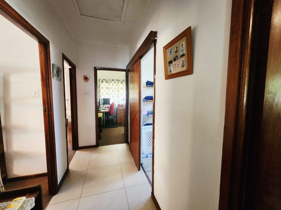 To Let 3 Bedroom Property for Rent in Bothasig Western Cape